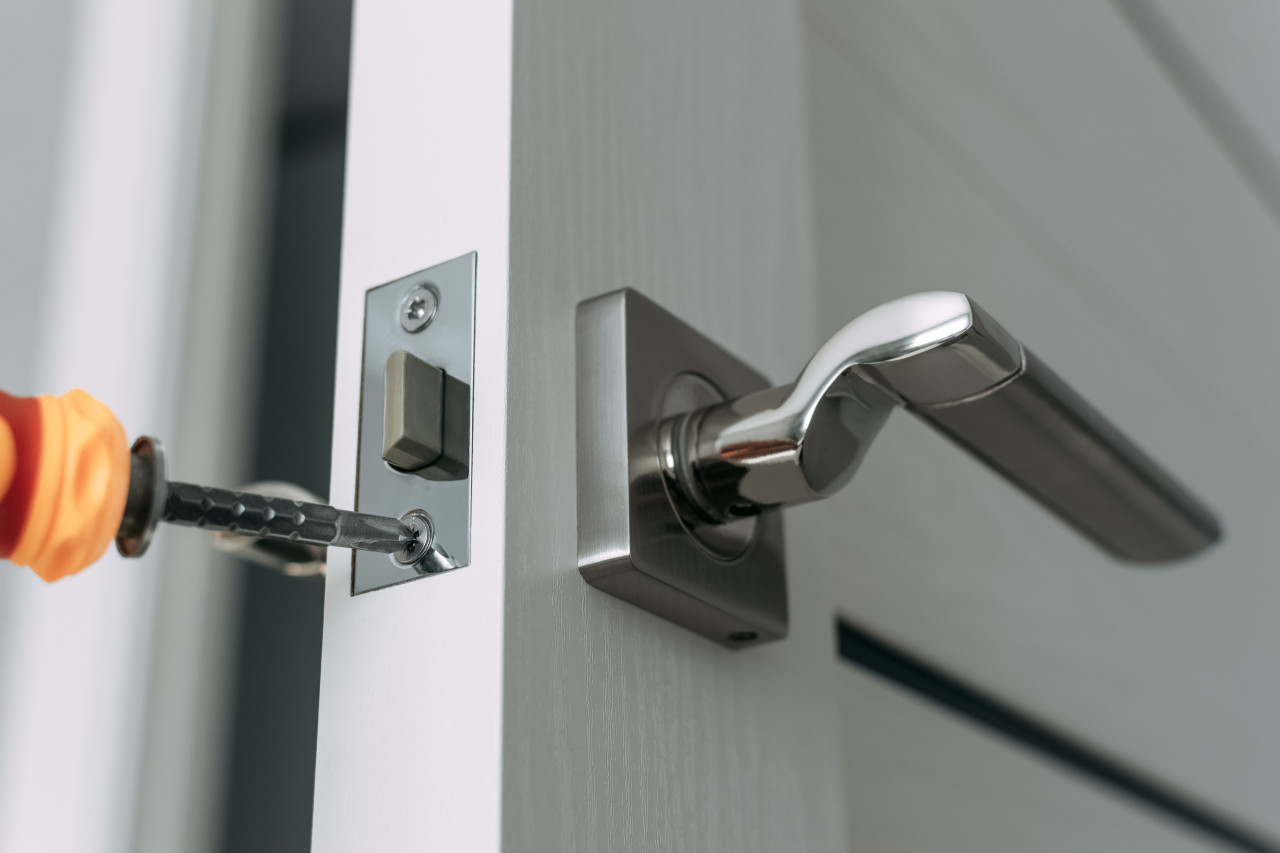 locksmith image door lock