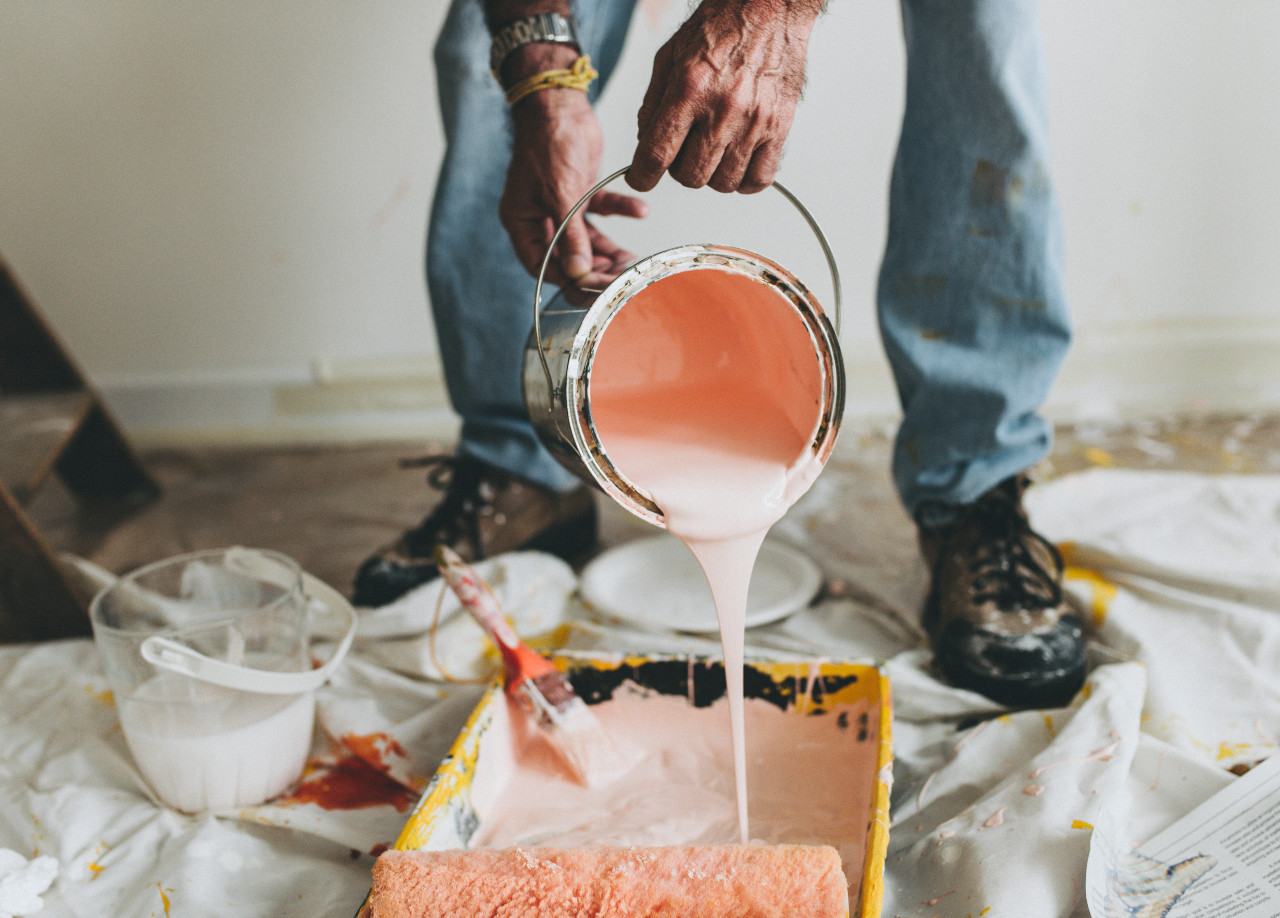 painter image man with paint can